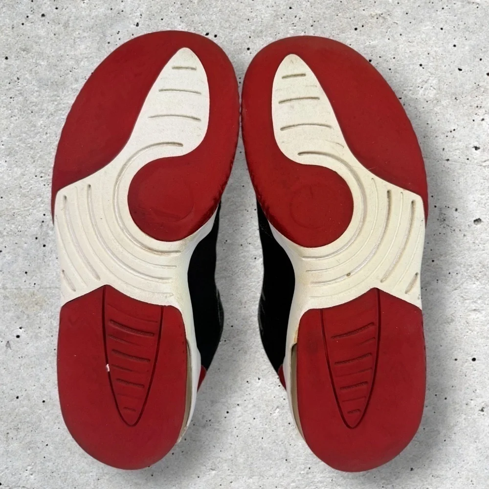 Kids Jordan Max Aura size 5.5Y